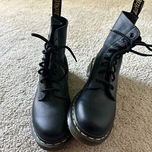 DR. MARTENS 1460 PASCAL VIRGINIA LEATHER LACE UP BOOTS - WOMEN